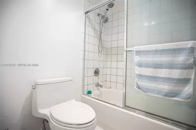 3701 N Country Club Dr #902, Aventura, FL 33180 - Photo 17