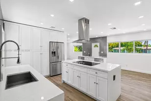 1081 NE 166th St, North Miami Beach, FL 33162 - Photo 3
