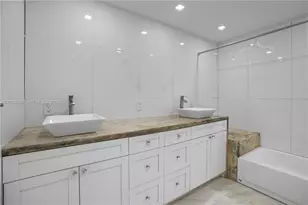 1081 NE 166th St, North Miami Beach, FL 33162 - Photo 17