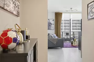 121 NE 5th St, Miami, FL 33132 - Photo 59