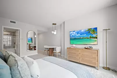 77 SE 5th Street #1604, Miami, FL 33131 - Photo 1