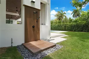 9405 SW 72nd Ct, Pinecrest, FL 33156 - Photo 13