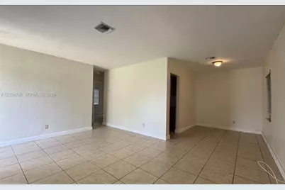 1320 NW 87th St, Miami, FL 33147 - Photo 5