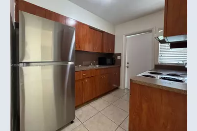 1320 NW 87th St, Miami, FL 33147 - Photo 7