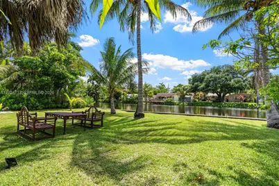 13010 Griffing Blvd, North Miami, FL 33161 - Photo 37