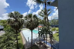 1655 W 44th Pl, Hialeah, FL 33012 - Photo 9