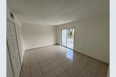 1655 W 44th Pl #302, Hialeah, FL 33012 - Photo 7