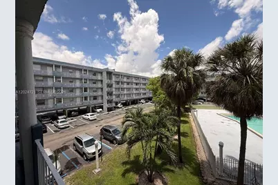 1655 W 44th Pl #302, Hialeah, FL 33012 - Photo 1