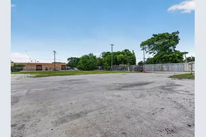 2955 NW 75th St, Miami, FL 33147 - Photo 19