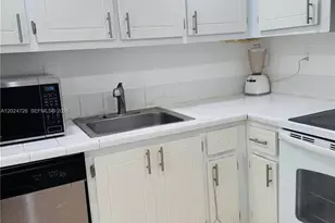 486 NW 165th St Rd, Miami, FL 33169 - Photo 17
