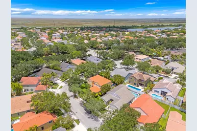 632 Carrington Ln, Weston, FL 33326 - Photo 43