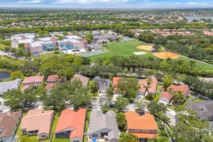 632 Carrington Ln, Weston, FL 33326 - Photo 57