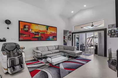 632 Carrington Ln, Weston, FL 33326 - Photo 5