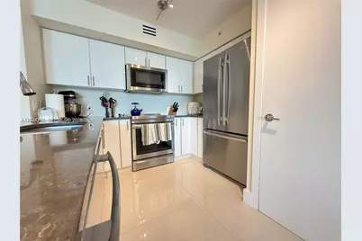1155 Brickell Bay Dr #2108, Miami, FL 33131 - Photo 7