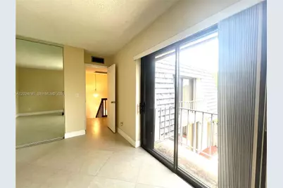 246 Woodland Rd #246, Palm Springs, FL 33461 - Photo 15