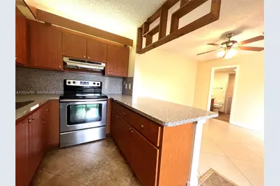 246 Woodland Rd #246, Palm Springs, FL 33461 - Photo 9