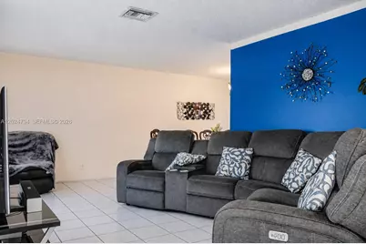 2315 NW 98th Ter, Coral Springs, FL 33065 - Photo 9