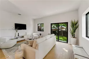 1917 NW 17th St, Miami, FL 33125 - Photo 5