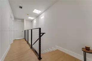 1917 NW 17th St, Miami, FL 33125 - Photo 11