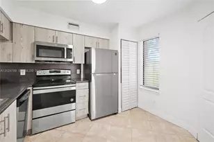 1025 Coral Club Dr, Coral Springs, FL 33071 - Photo 3