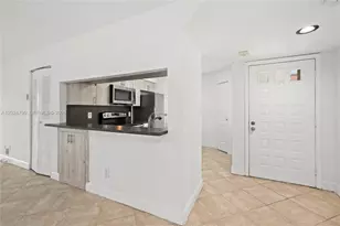 1025 Coral Club Dr, Coral Springs, FL 33071 - Photo 7