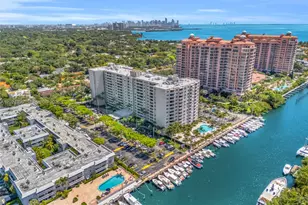 90 Edgewater Dr, Coral Gables, FL 33133 - Photo 3