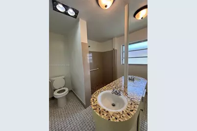 1040 Crystal Lake Dr #2, Deerfield Beach, FL 33064 - Photo 11