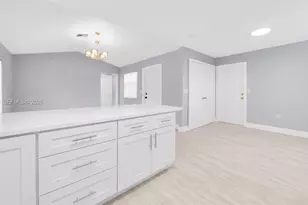 10520 NW 41st St, Coral Springs, FL 33065 - Photo 5