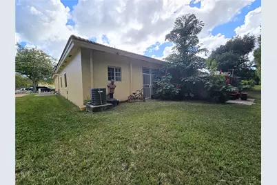 1236 NE 32nd Ave, Homestead, FL 33033 - Photo 37