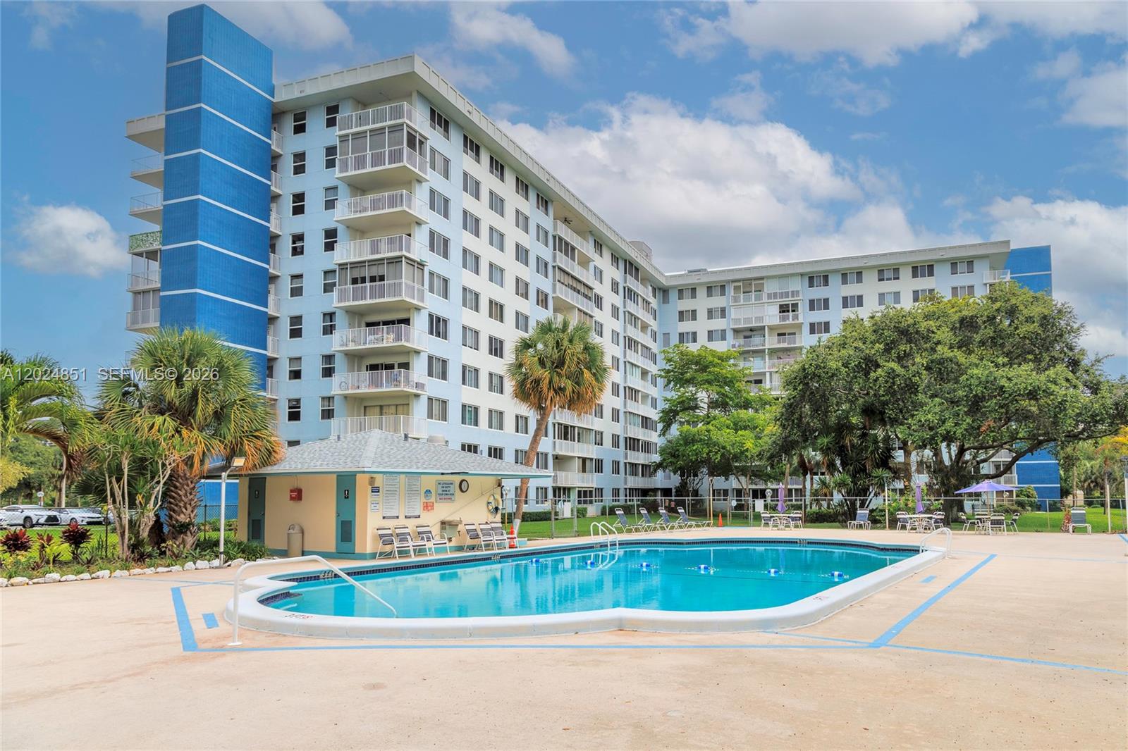 4200 Hillcrest Dr #504 main architectural view