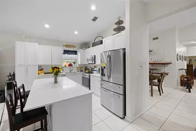 7831 NW 160th Ter, Miami Lakes, FL 33016 - Photo 7