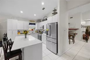 7831 NW 160th Terrace, Miami Lakes, FL 33016 - Photo 7