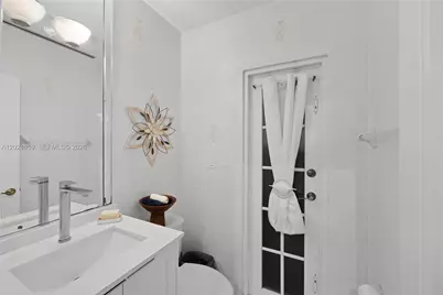 7831 NW 160th Ter, Miami Lakes, FL 33016 - Photo 17