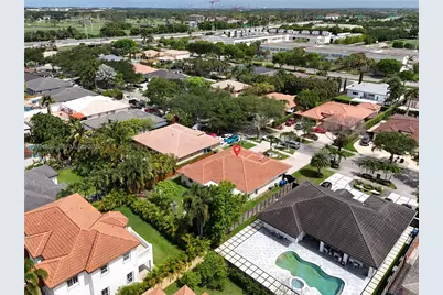 7831 NW 160th Ter, Miami Lakes, FL 33016 - Photo 55