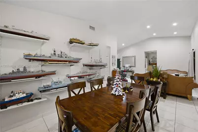 7831 NW 160th Ter, Miami Lakes, FL 33016 - Photo 43