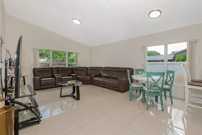 16269 SW 6th St, Pembroke Pines, FL 33027 - Photo 17