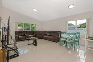 16269 SW 6th St, Pembroke Pines, FL 33027 - Photo 17