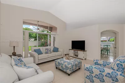 16269 SW 6th St, Pembroke Pines, FL 33027 - Photo 5