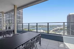 121 NE 5th St, Miami, FL 33132 - Photo 31
