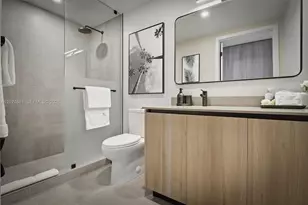 121 NE 5th St, Miami, FL 33132 - Photo 13