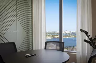 121 NE 5th St, Miami, FL 33132 - Photo 25