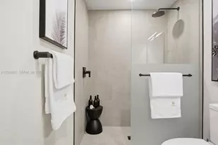 121 NE 5th St, Miami, FL 33132 - Photo 19