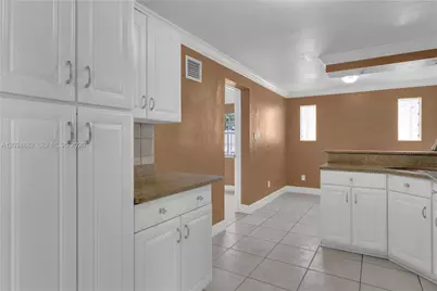 3651 W 2nd Ct, Hialeah, FL 33012 - Photo 15