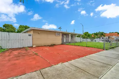 3651 W 2nd Ct, Hialeah, FL 33012 - Photo 3