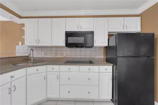 3651 W 2nd Ct, Hialeah, FL 33012 - Photo 13