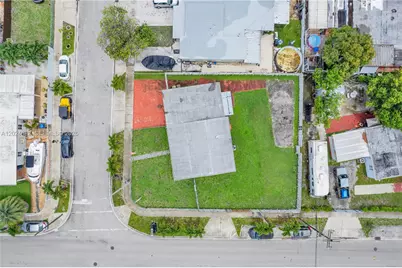 3651 W 2nd Ct, Hialeah, FL 33012 - Photo 31