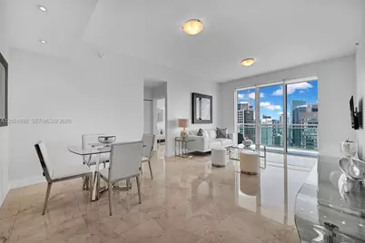 950 Brickell Bay Dr #4204, Miami, FL 33131 - Photo 3