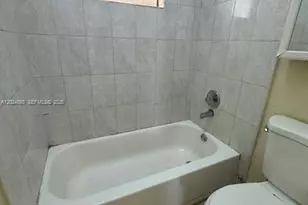 525 W 69th St, Hialeah, FL 33014 - Photo 15