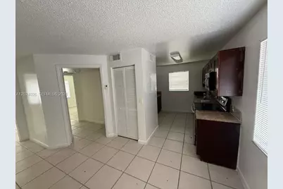 6921 Pembroke Rd #6927, Pembroke Pines, FL 33023 - Photo 7