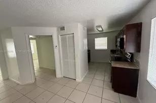6921 Pembroke Rd, Pembroke Pines, FL 33023 - Photo 7